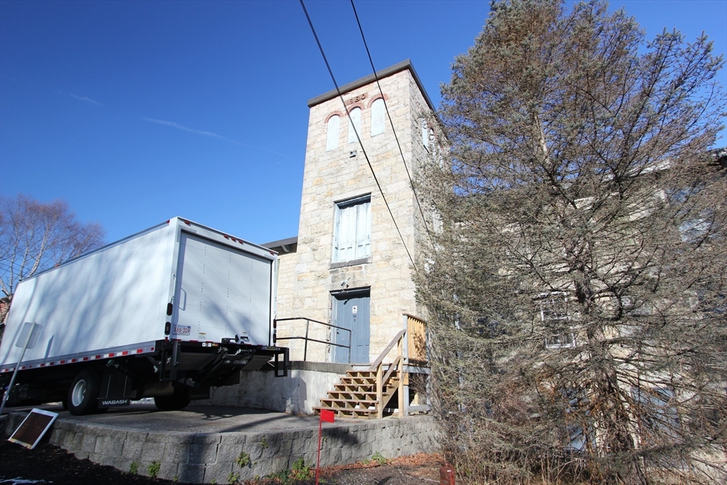 38 Maple St