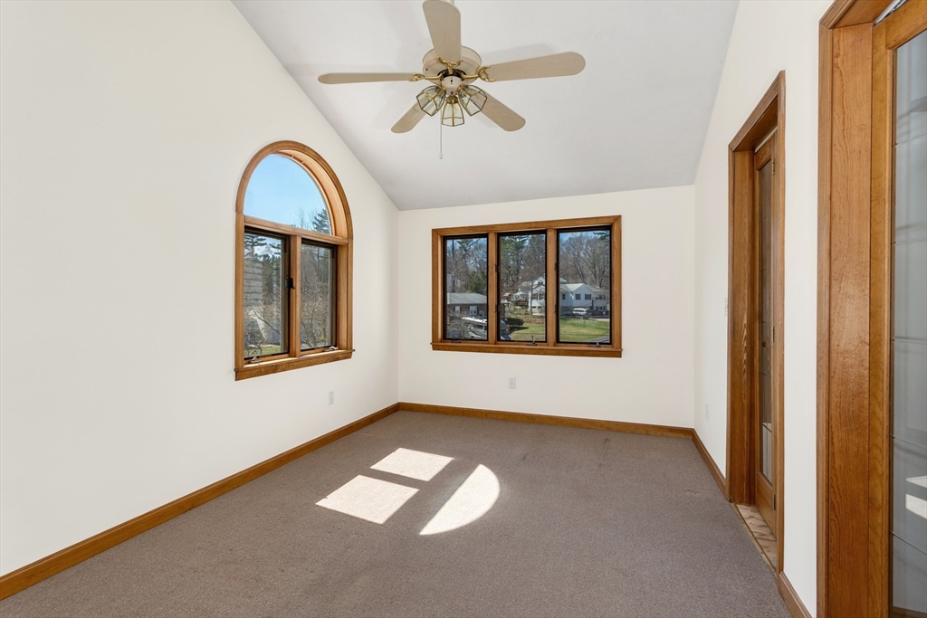 13 Mackintosh St
