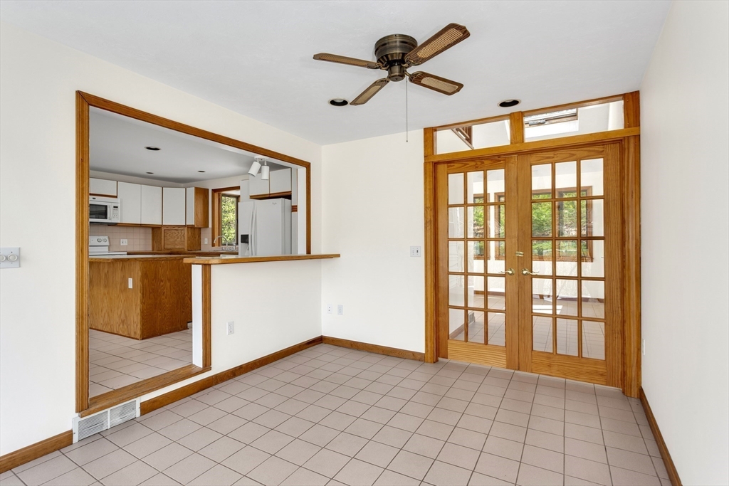 13 Mackintosh St