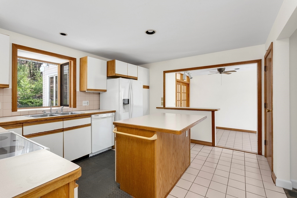 13 Mackintosh St
