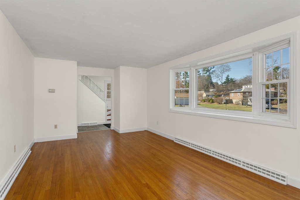 13 Mackintosh St