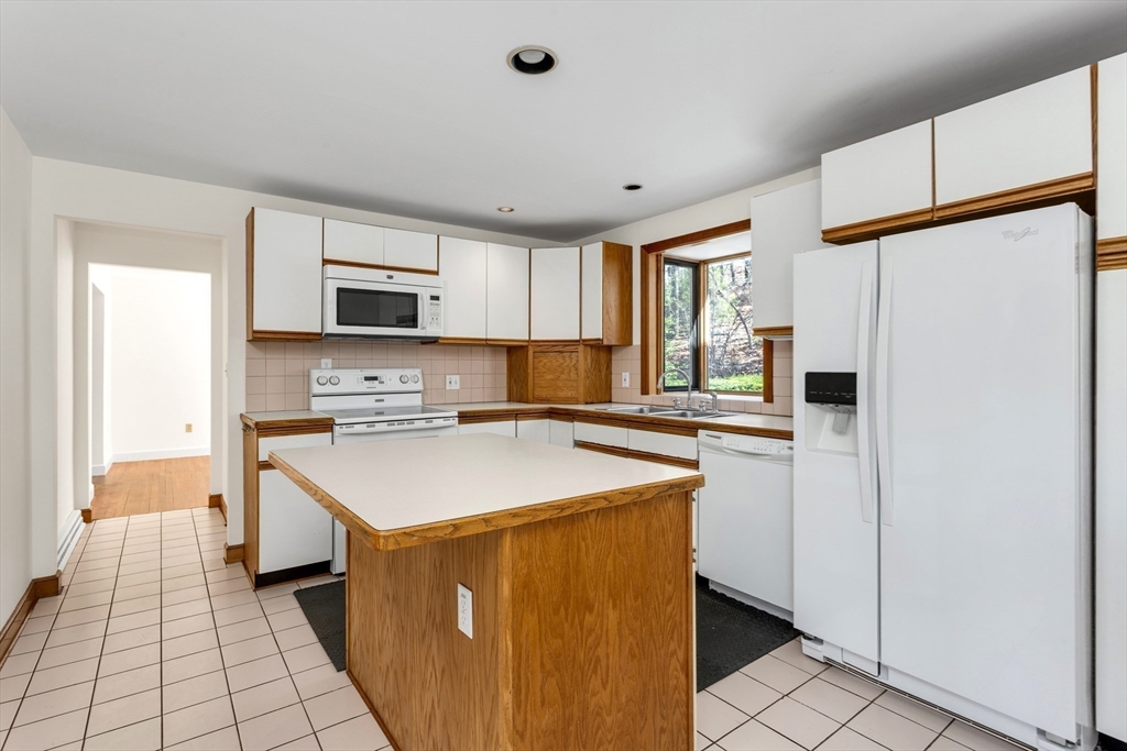 13 Mackintosh St