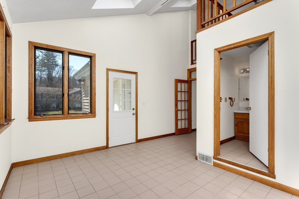 13 Mackintosh St