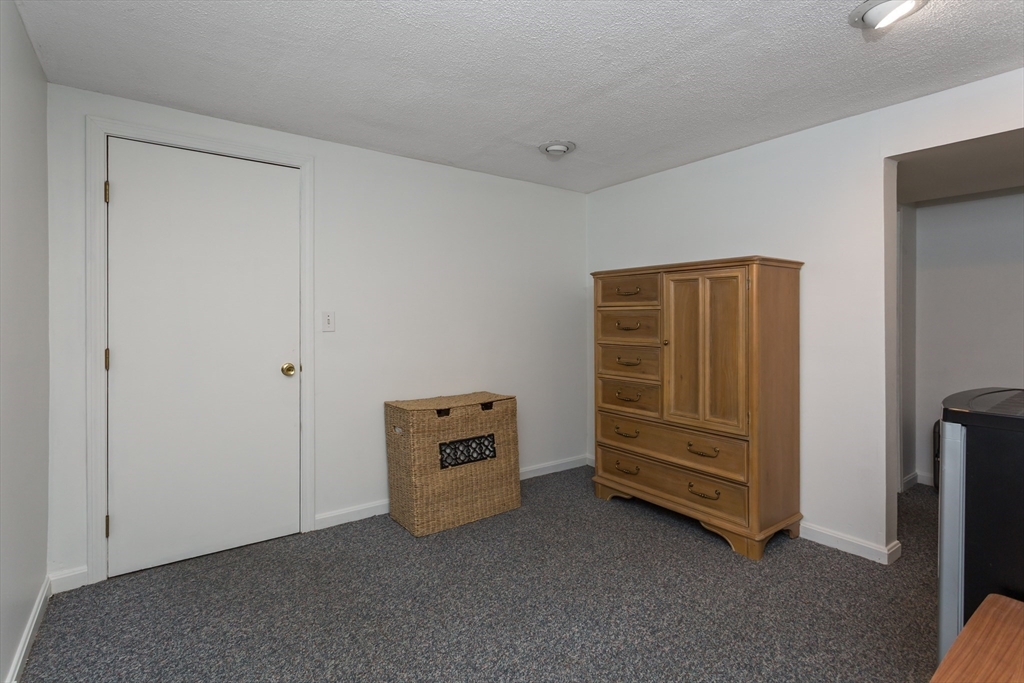 194 Crossfield Rd