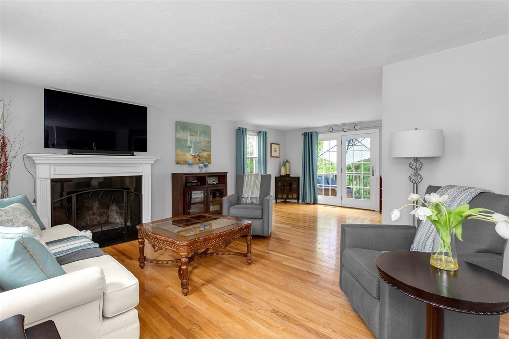 194 Crossfield Rd