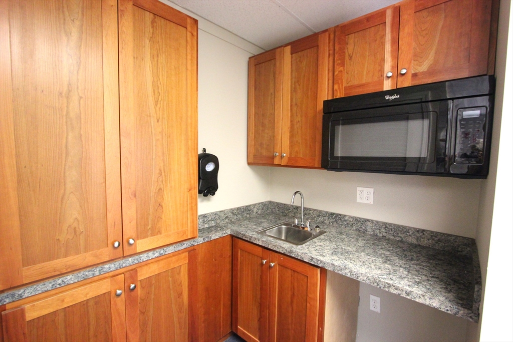 667 South St # 1