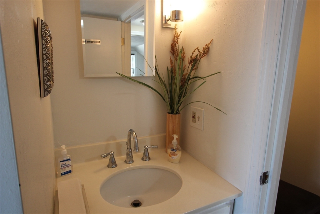 323 W Central St