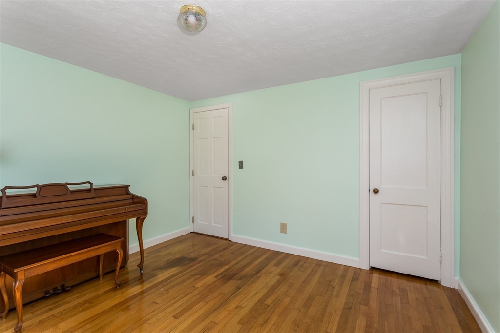 120 Charles Ave Ext