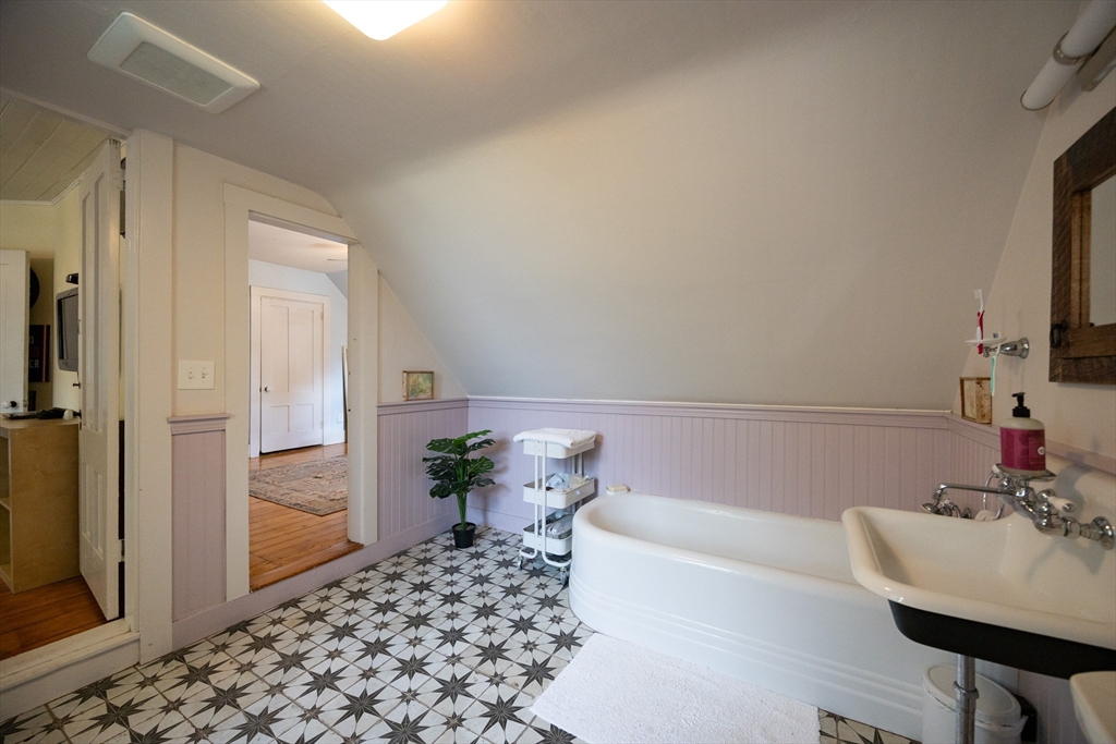 99 Pleasant St