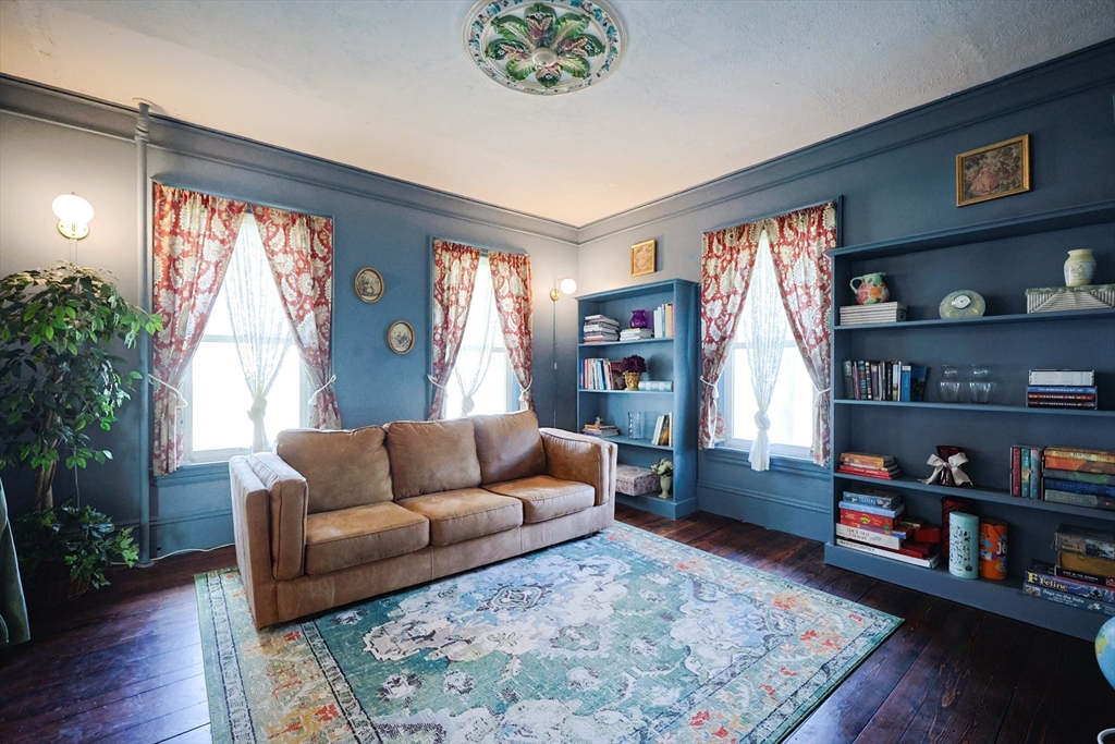 99 Pleasant St