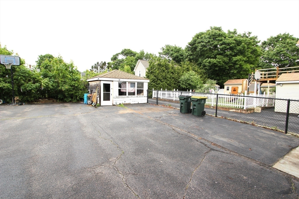 75 Wachusett St