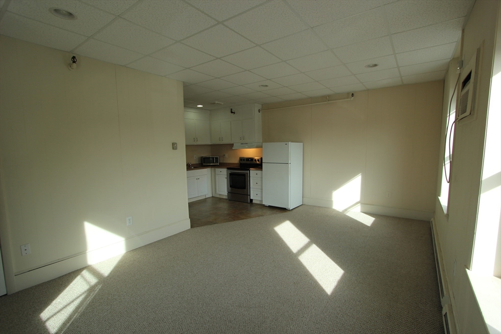 18 E Central St # 4