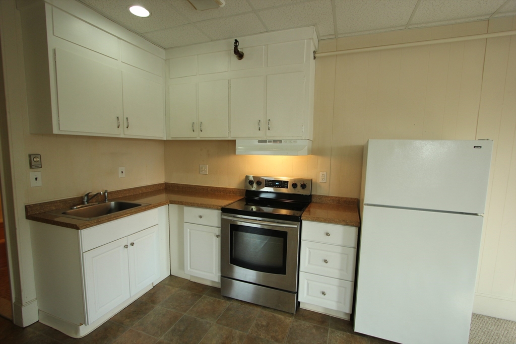 18 E Central St # 4