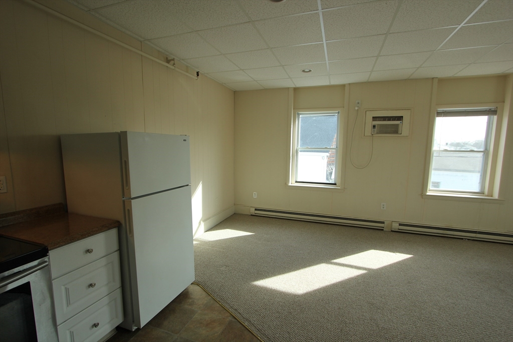 18 E Central St # 4