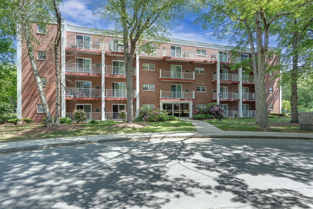 60 Greentree Ln # 38