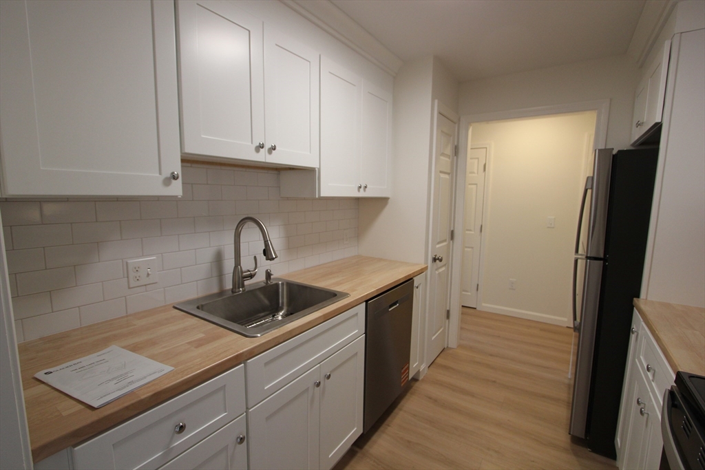 139 King St # 304B