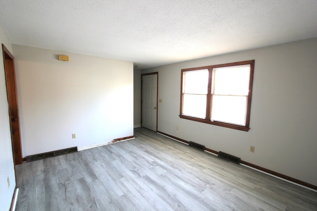 21 Moore Ave # 21