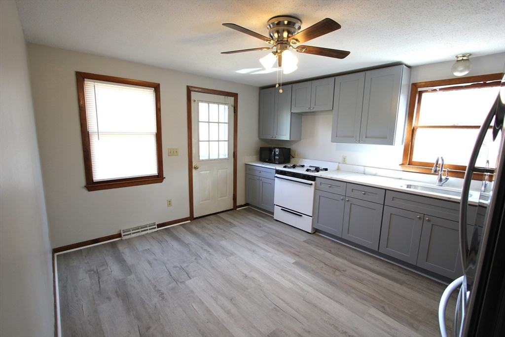 21 Moore Ave # 21