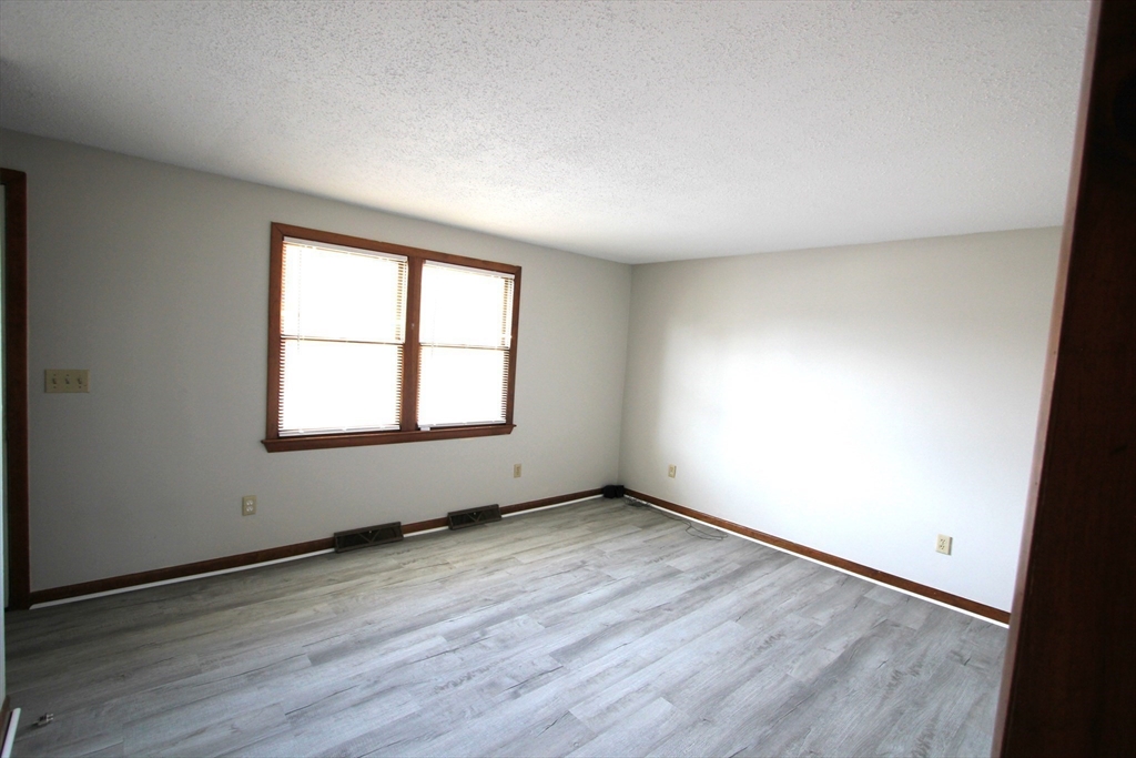 21 Moore Ave # 21