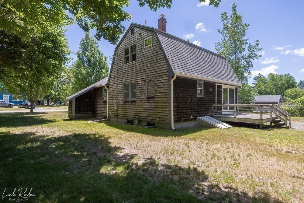 350 N Main St