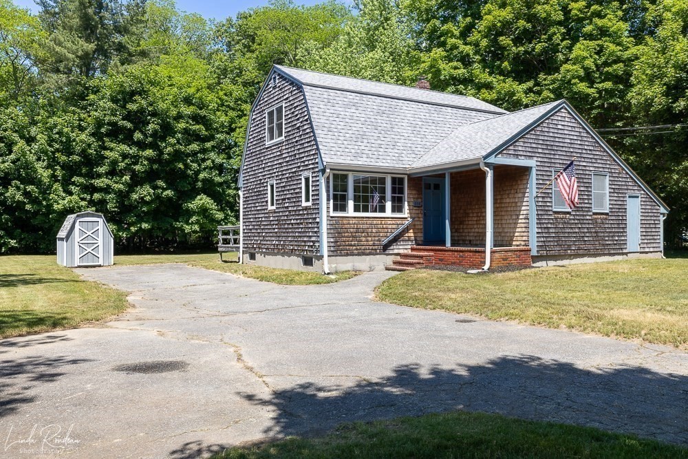 350 N Main St
