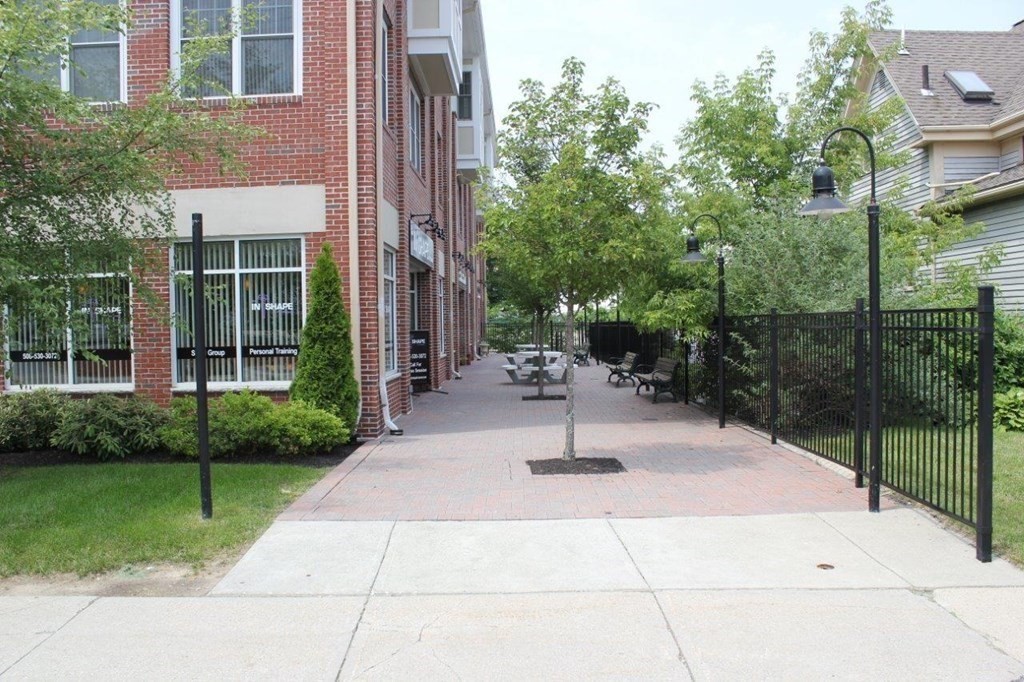 9 Summer St # 302