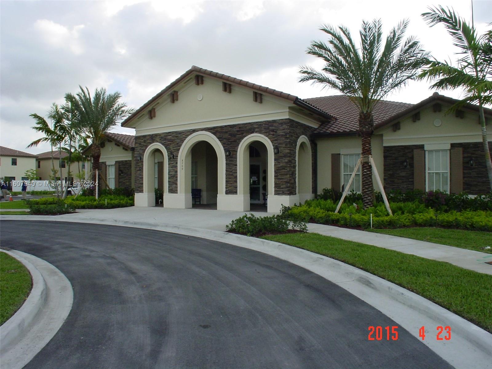8872 W 35th Ct