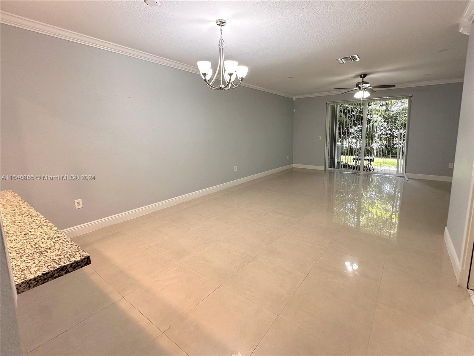 8253 SW 25th Ct