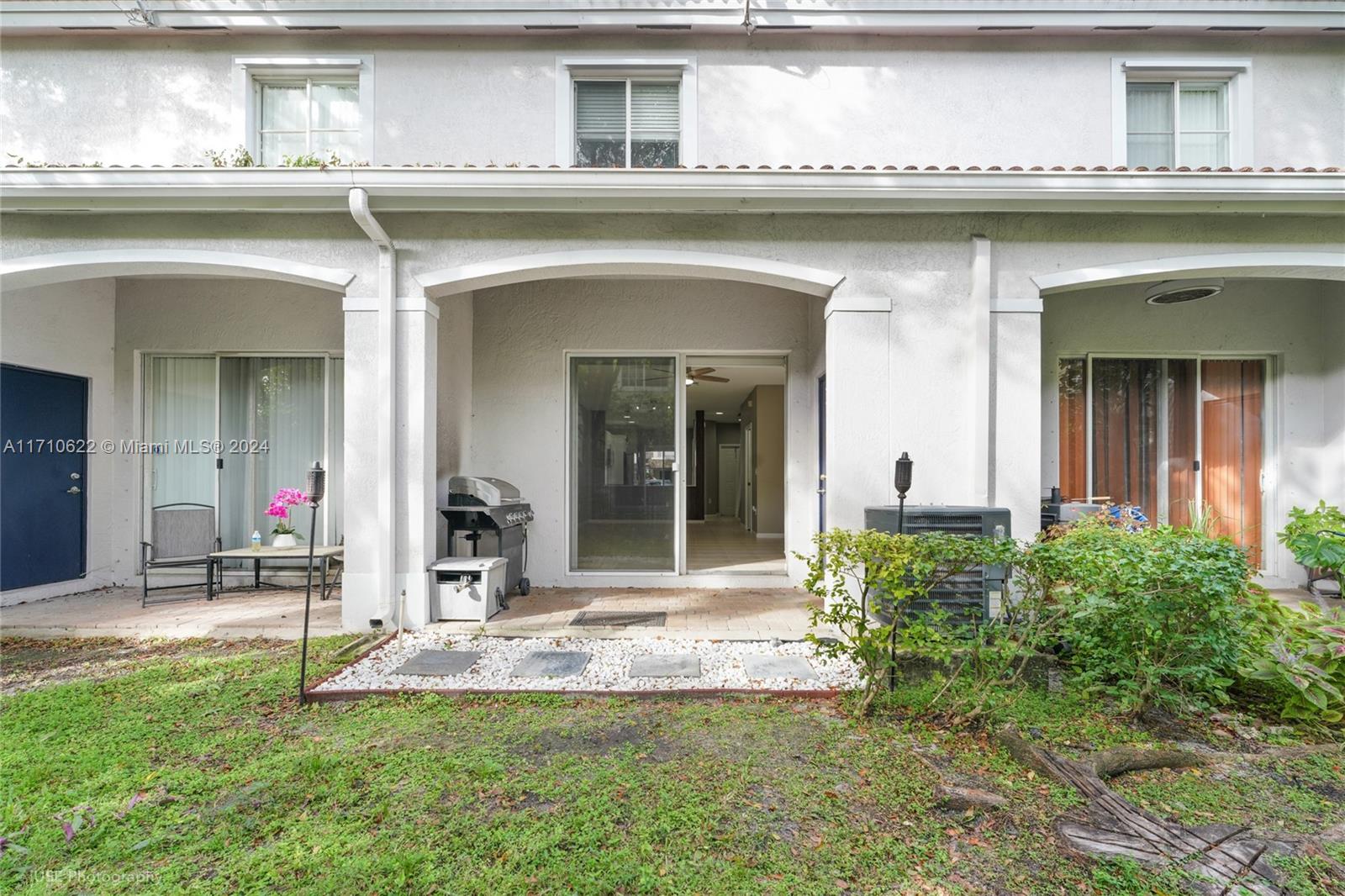 2823 SW 82nd Ave # 103