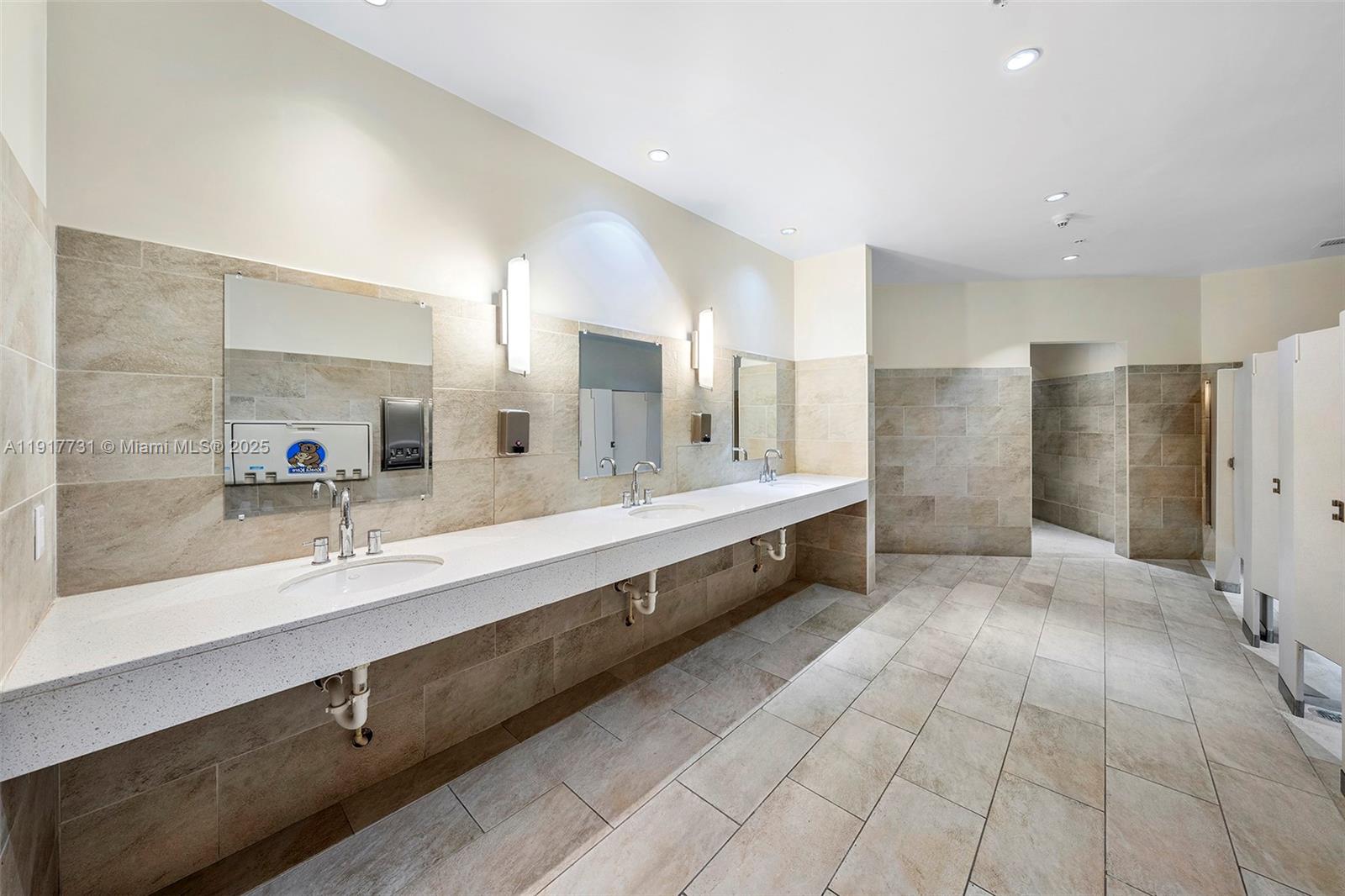 3301 NE 1st Ave # H2201