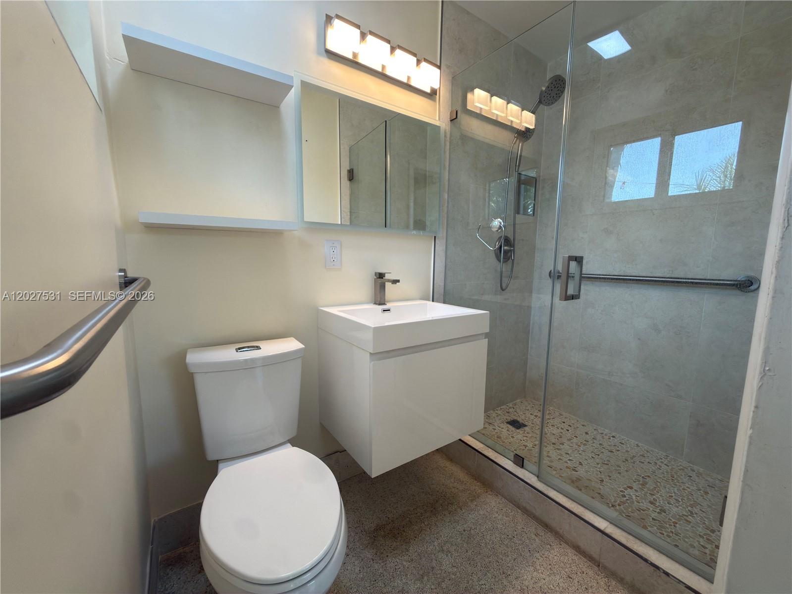 4321 NE 15th Ter