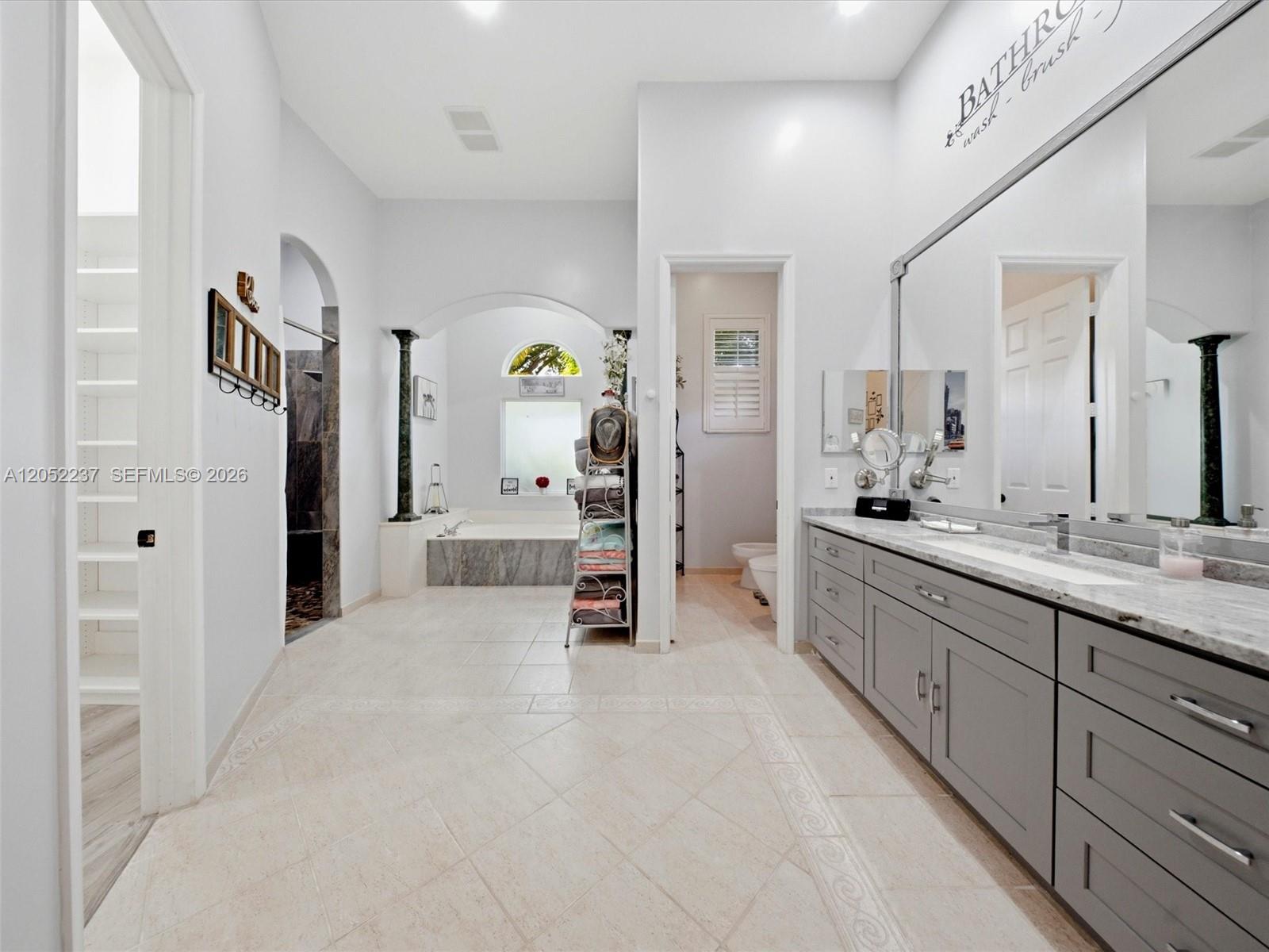 12307 NW 49th St