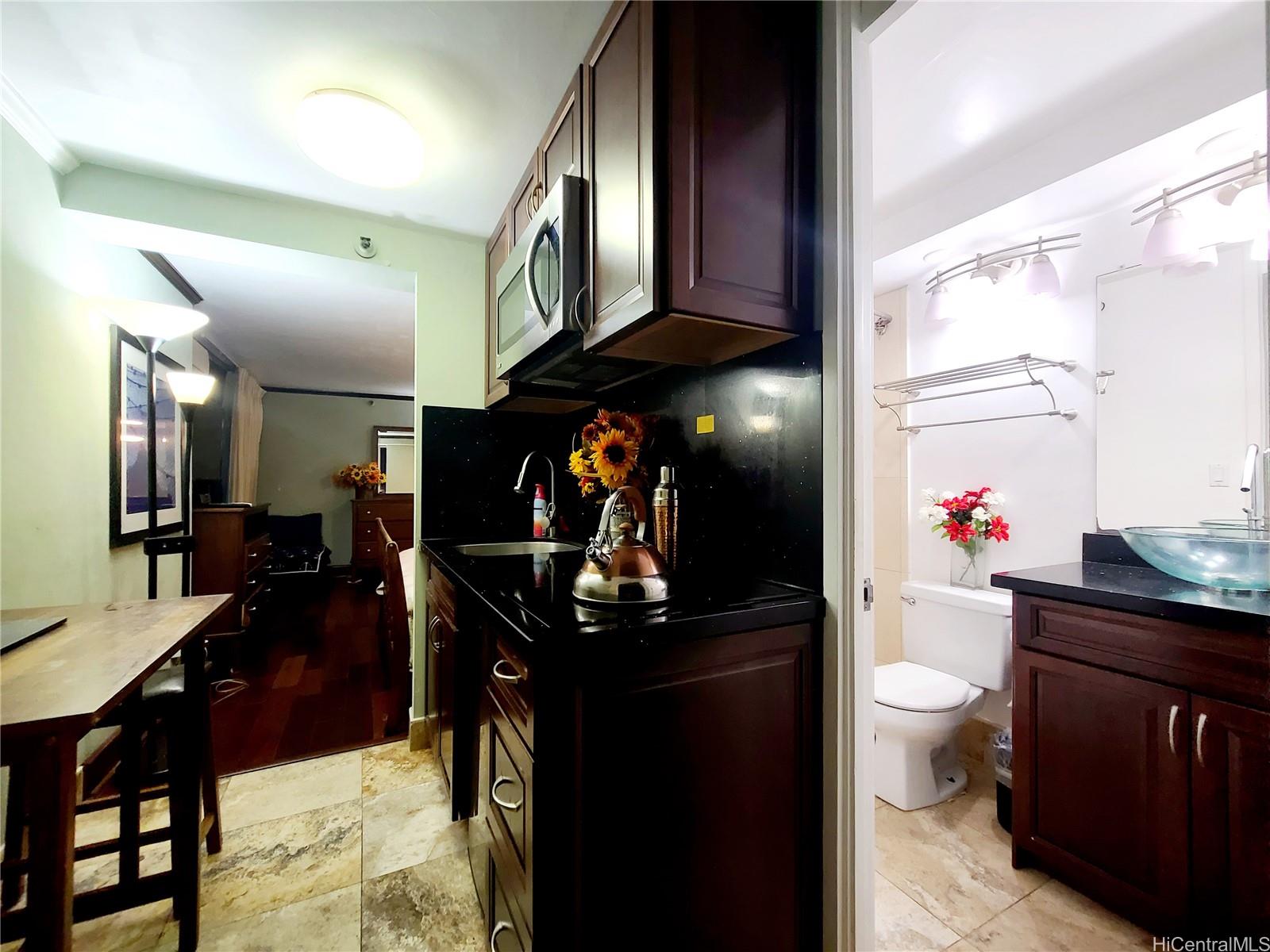 2425 Kuhio Avenue Unit: 701