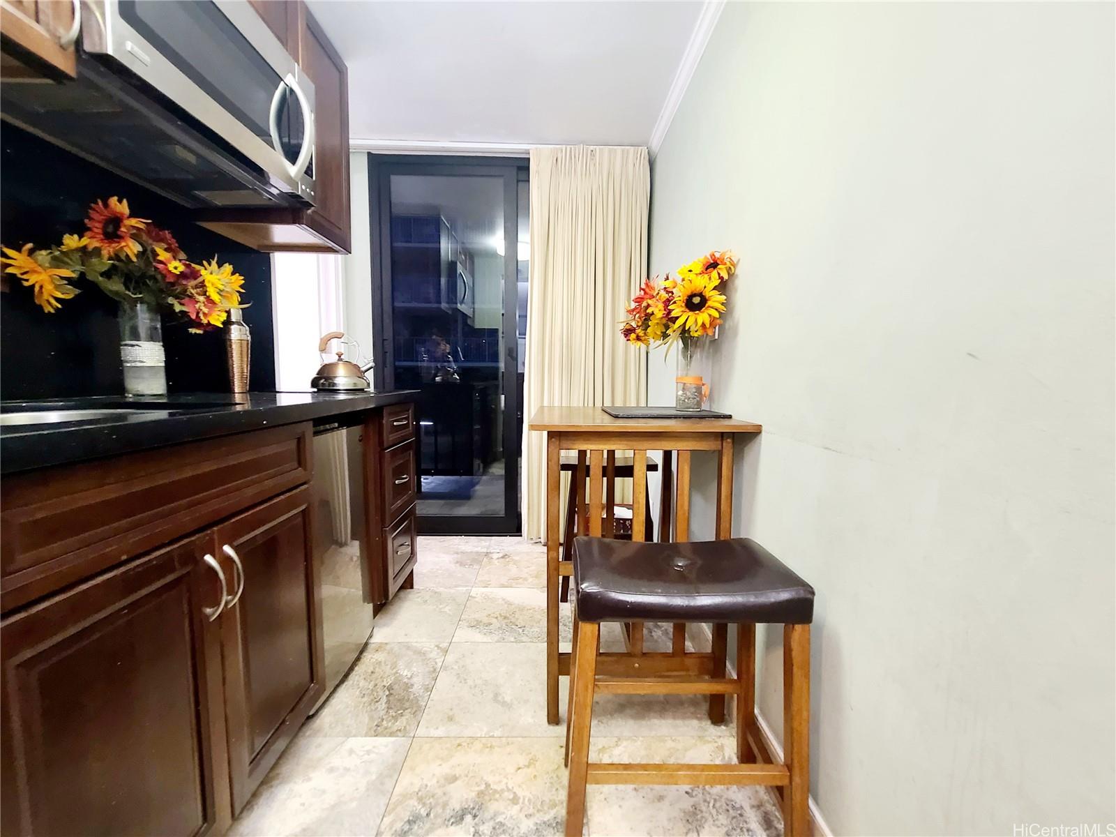 2425 Kuhio Avenue Unit: 701