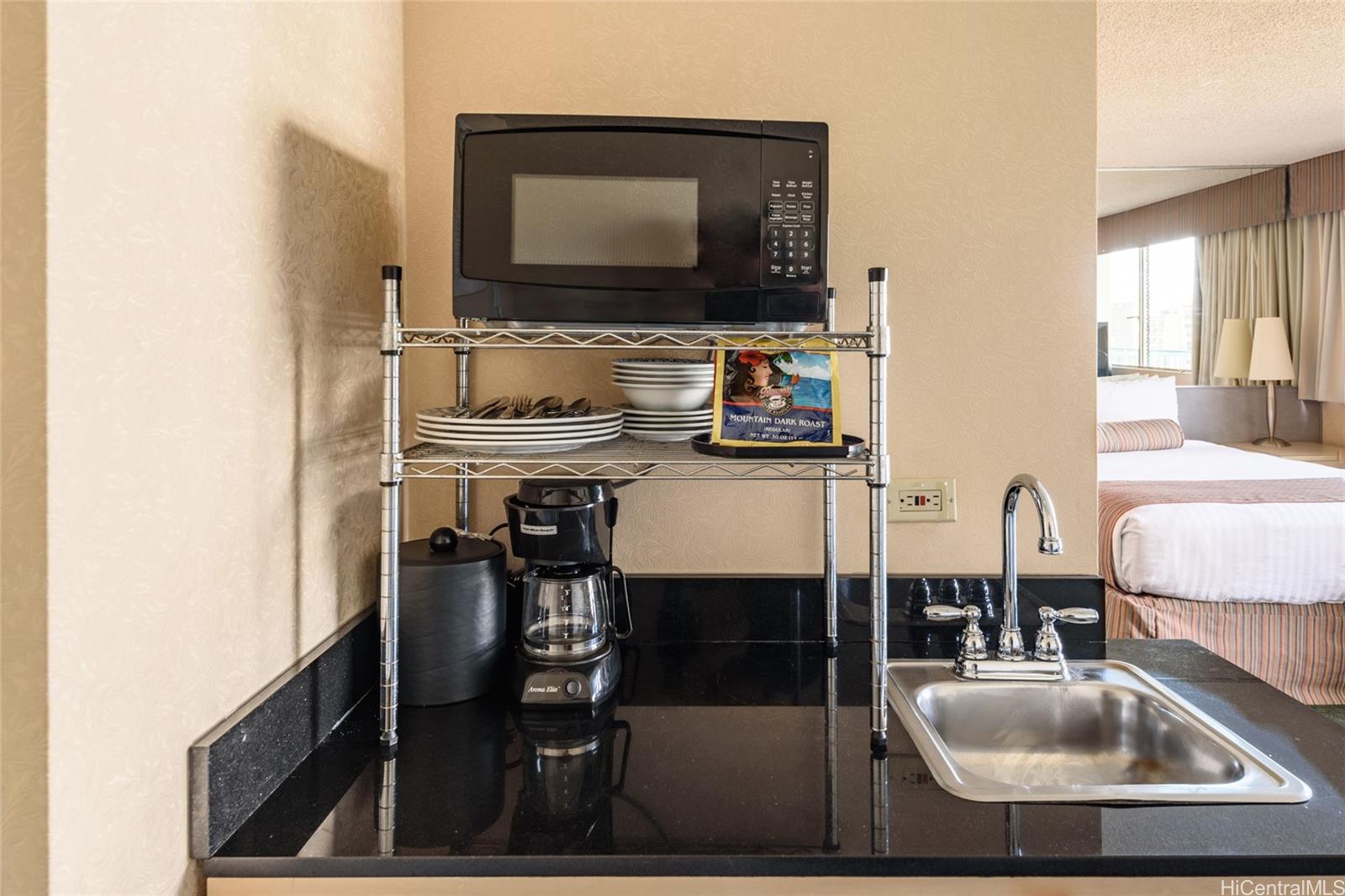 444 Kanekapolei Street Unit: 1011