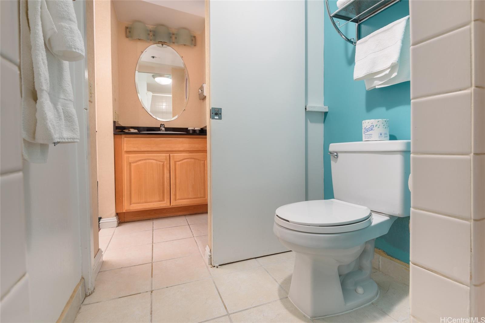 444 Kanekapolei Street Unit: 1011