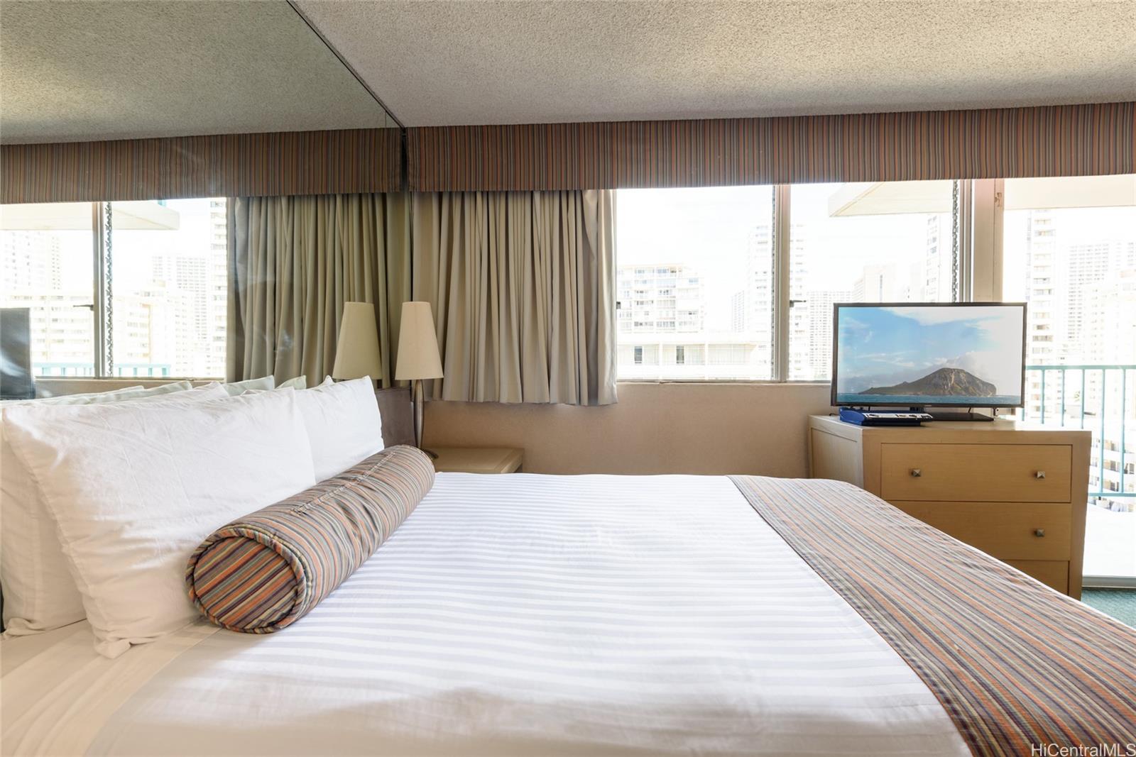 444 Kanekapolei Street Unit: 1011