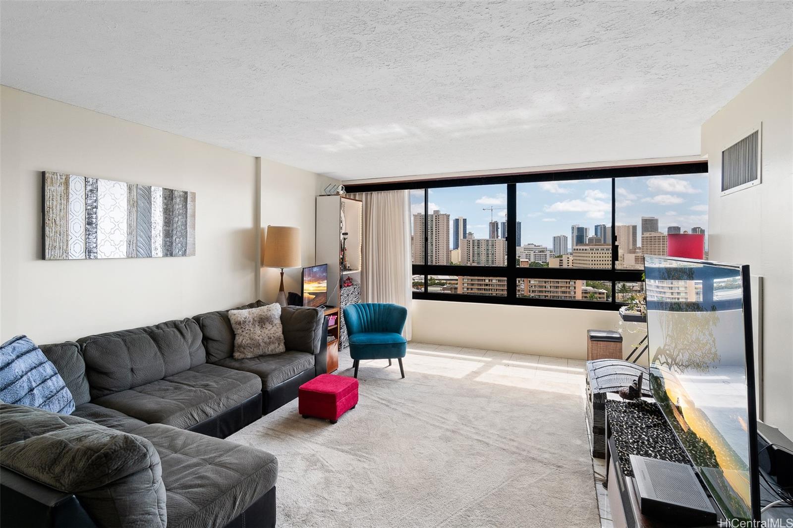 1517 Makiki Street Unit: 1103