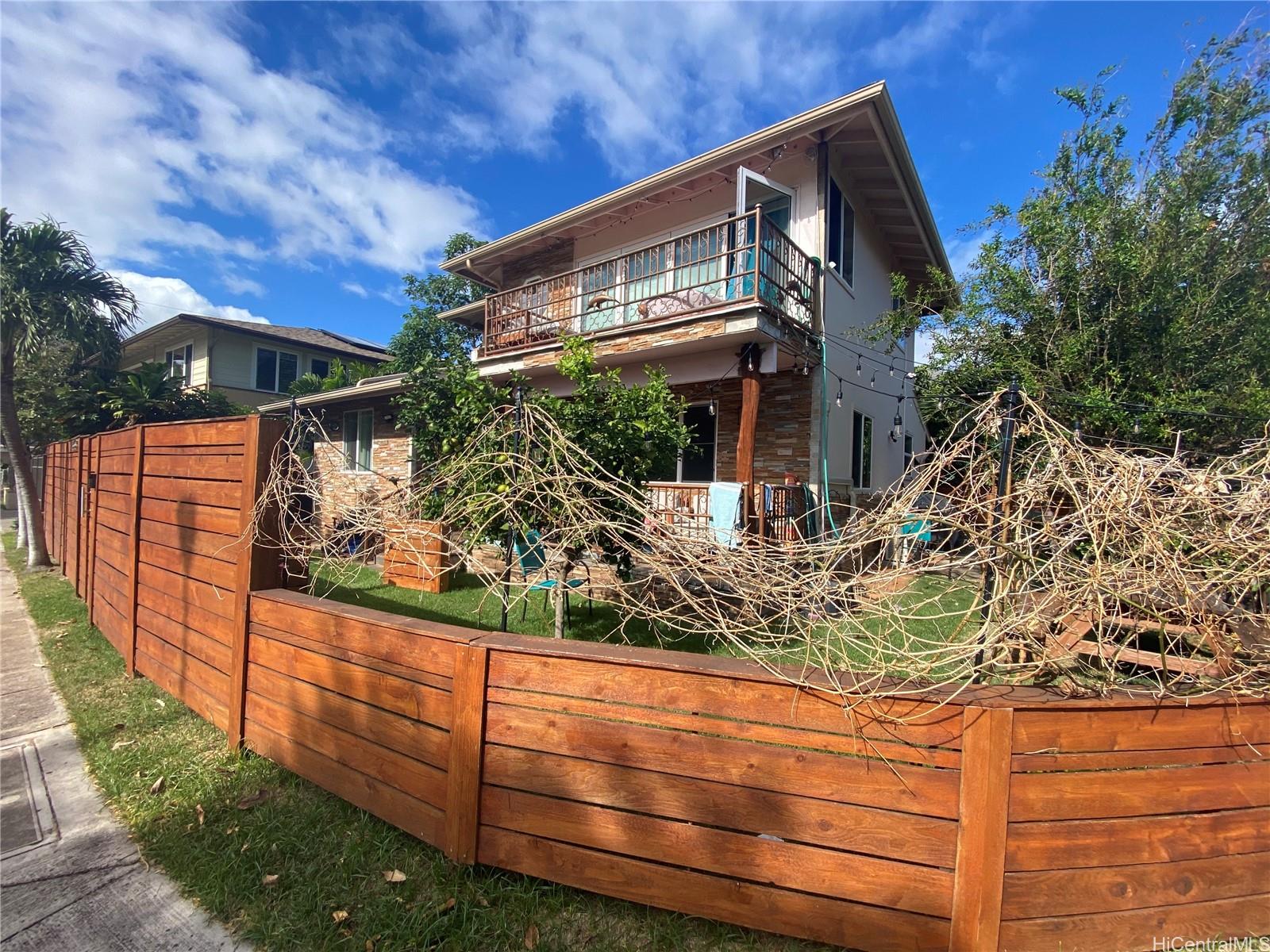 3568 Leahi Avenue