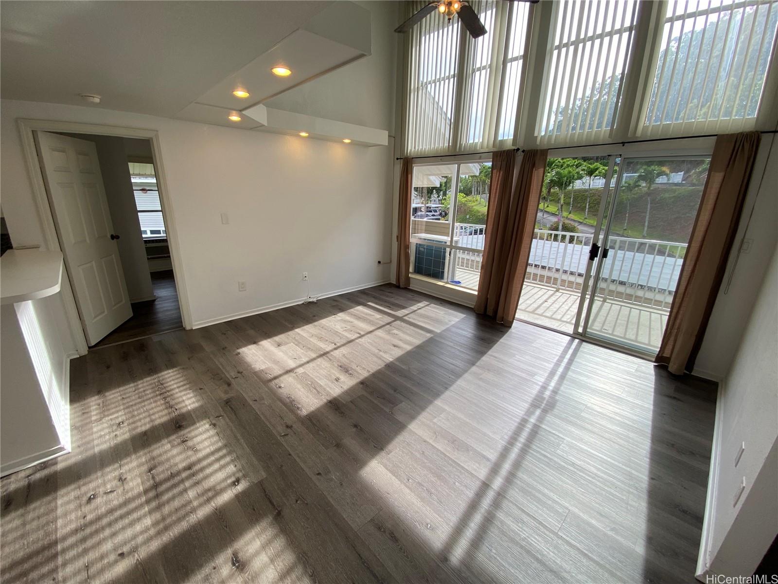95-270 Waikalani Drive Unit: H302
