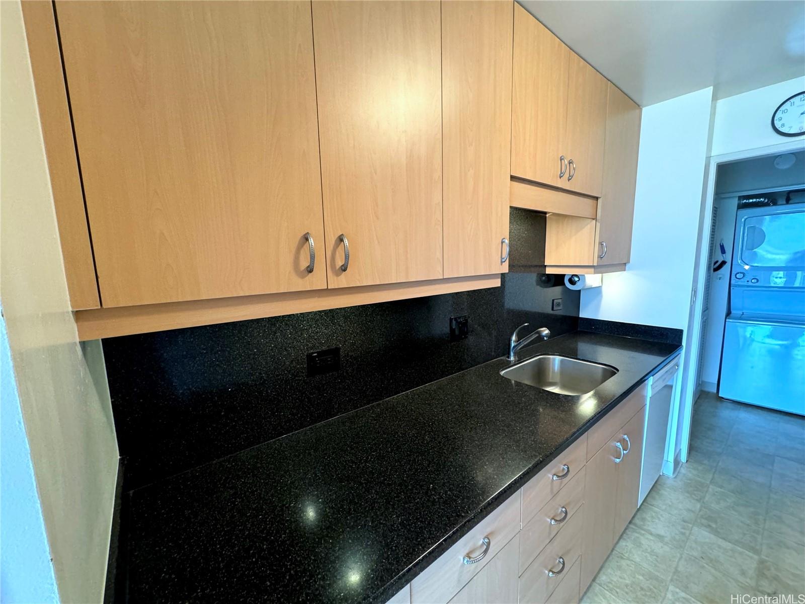 2233 Ala Wai Boulevard Unit: 8C