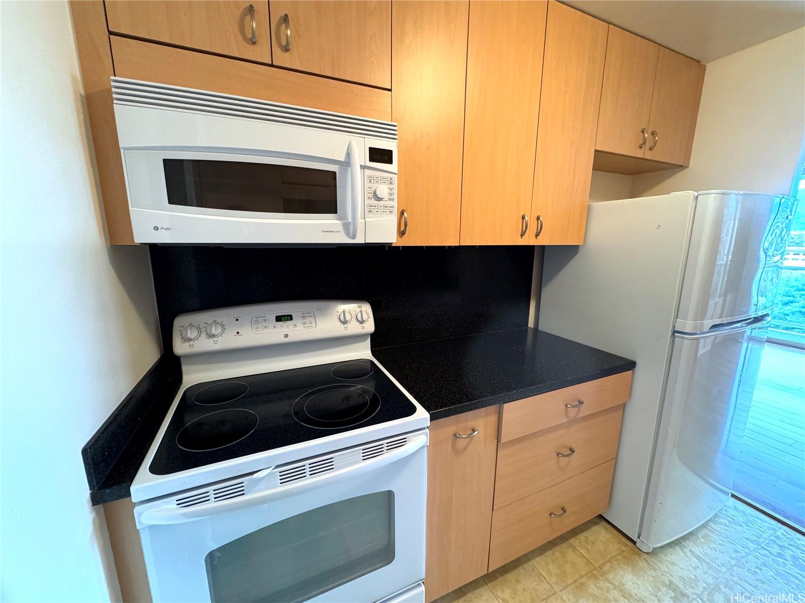 2233 Ala Wai Boulevard Unit: 8C