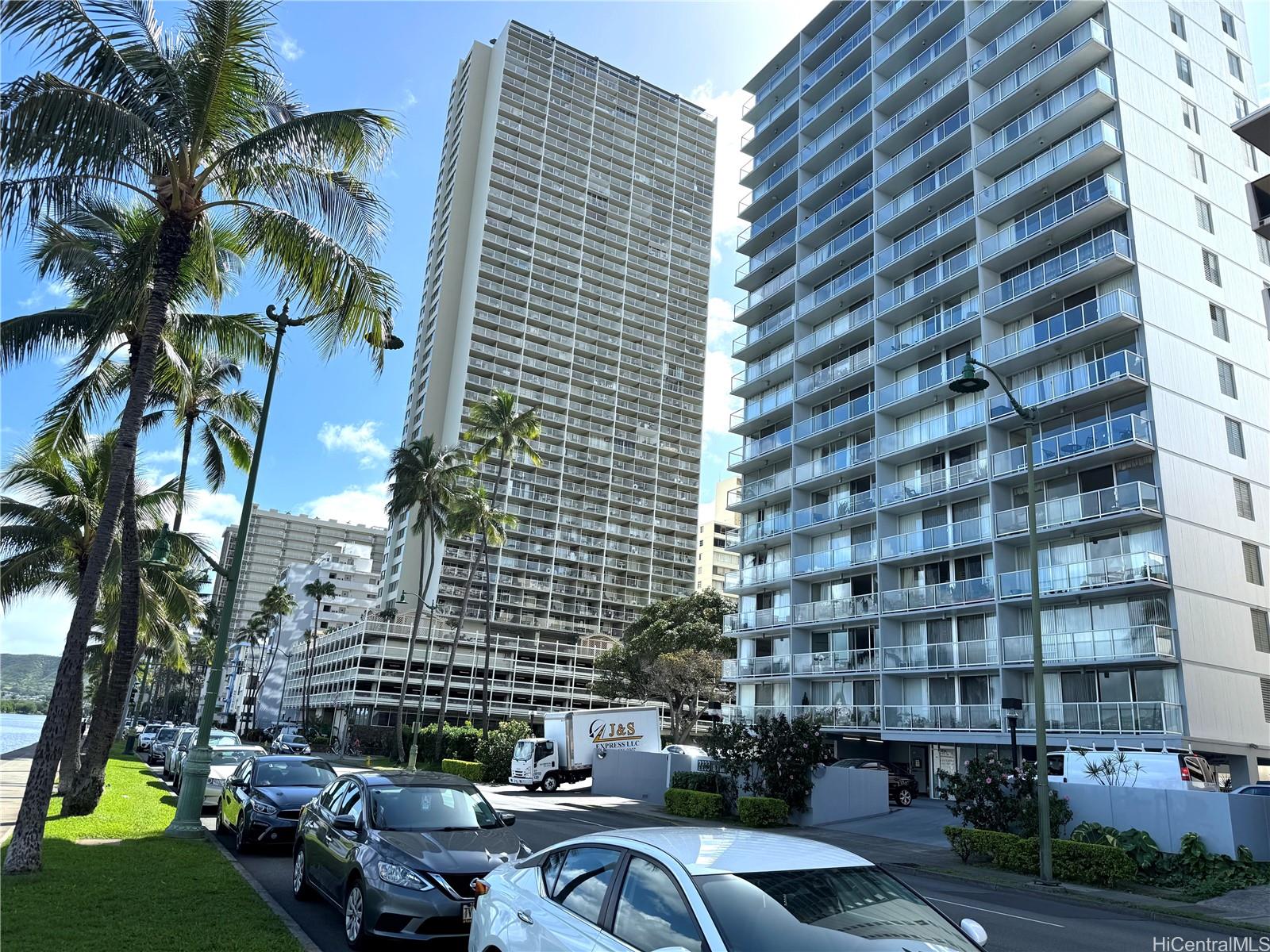 2233 Ala Wai Boulevard Unit: 8C