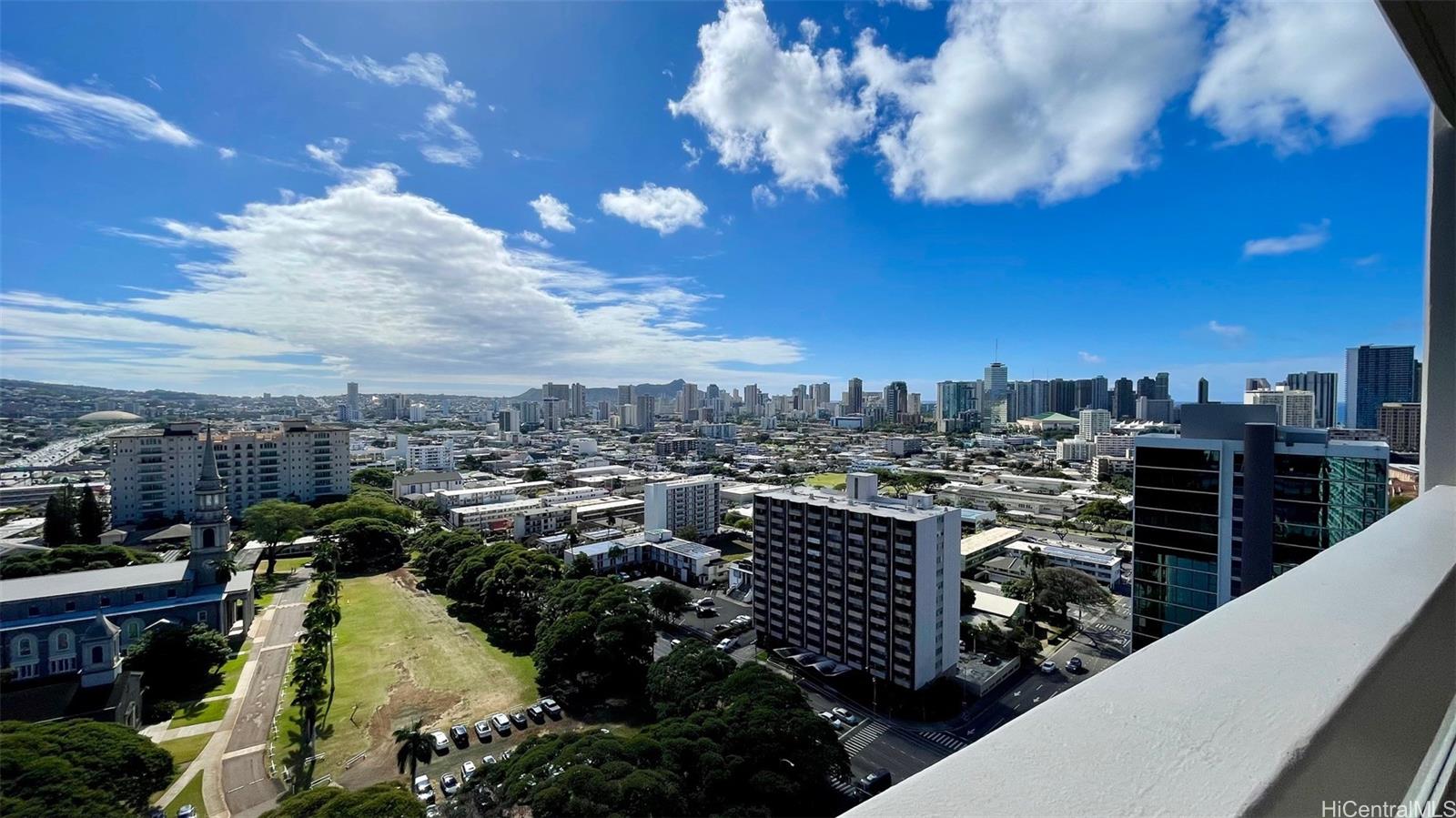 1212 Punahou Street 2205