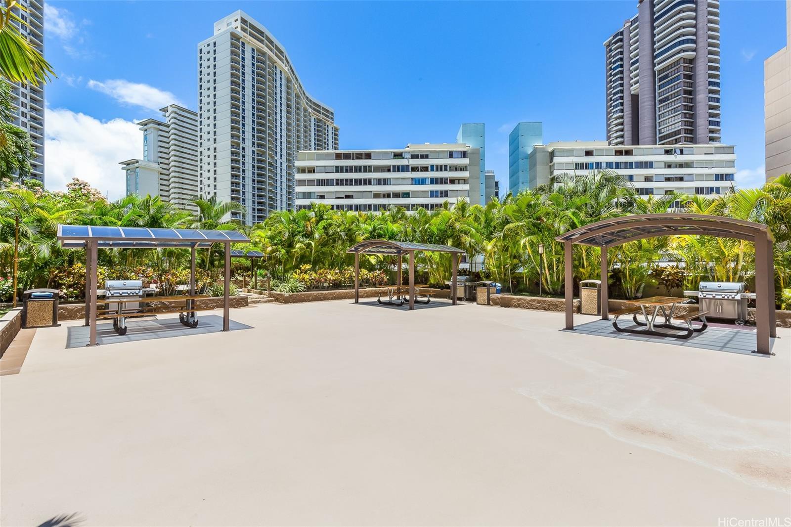 411 Hobron Lane 1507