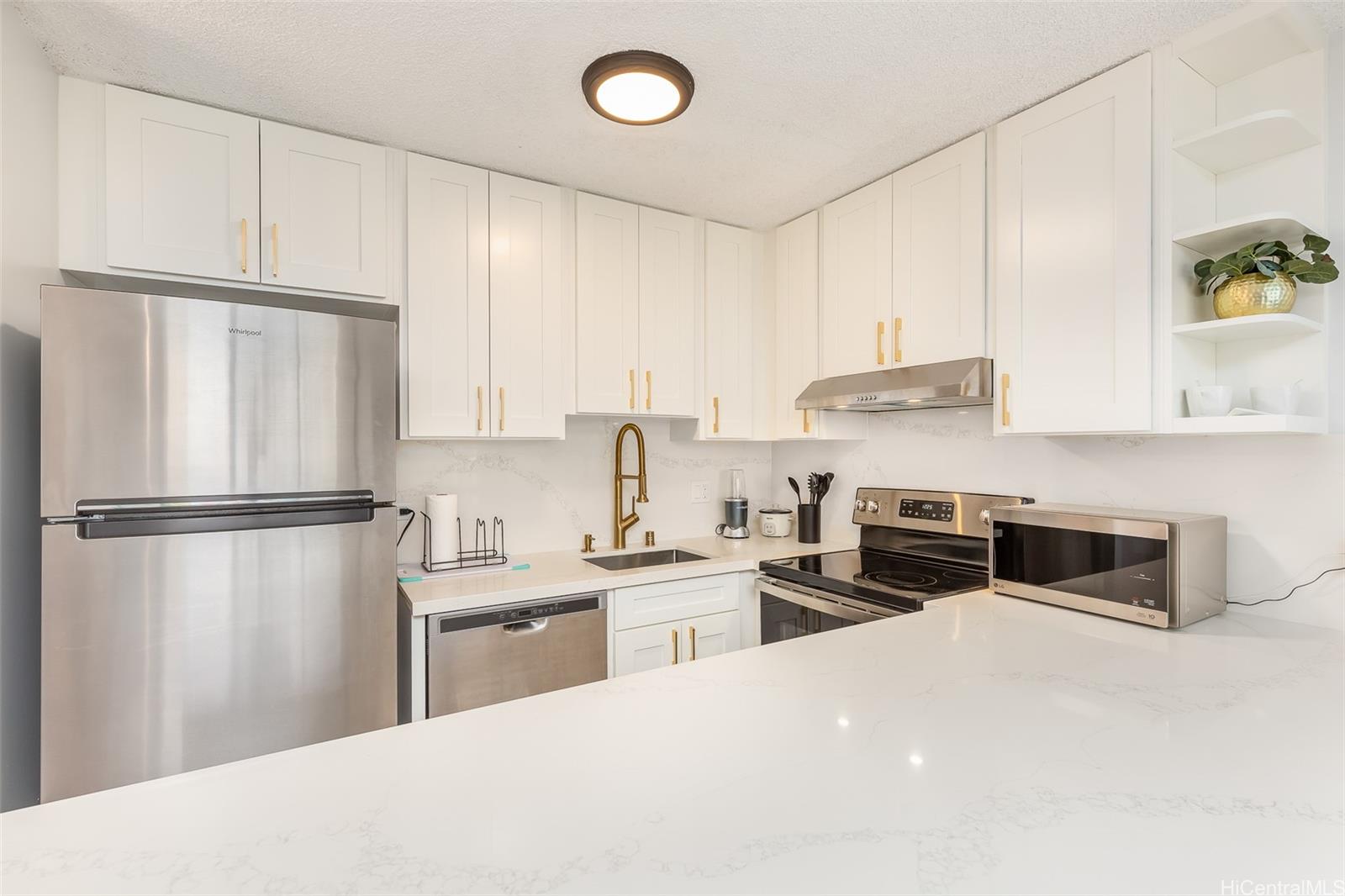 411 Hobron Lane 1507