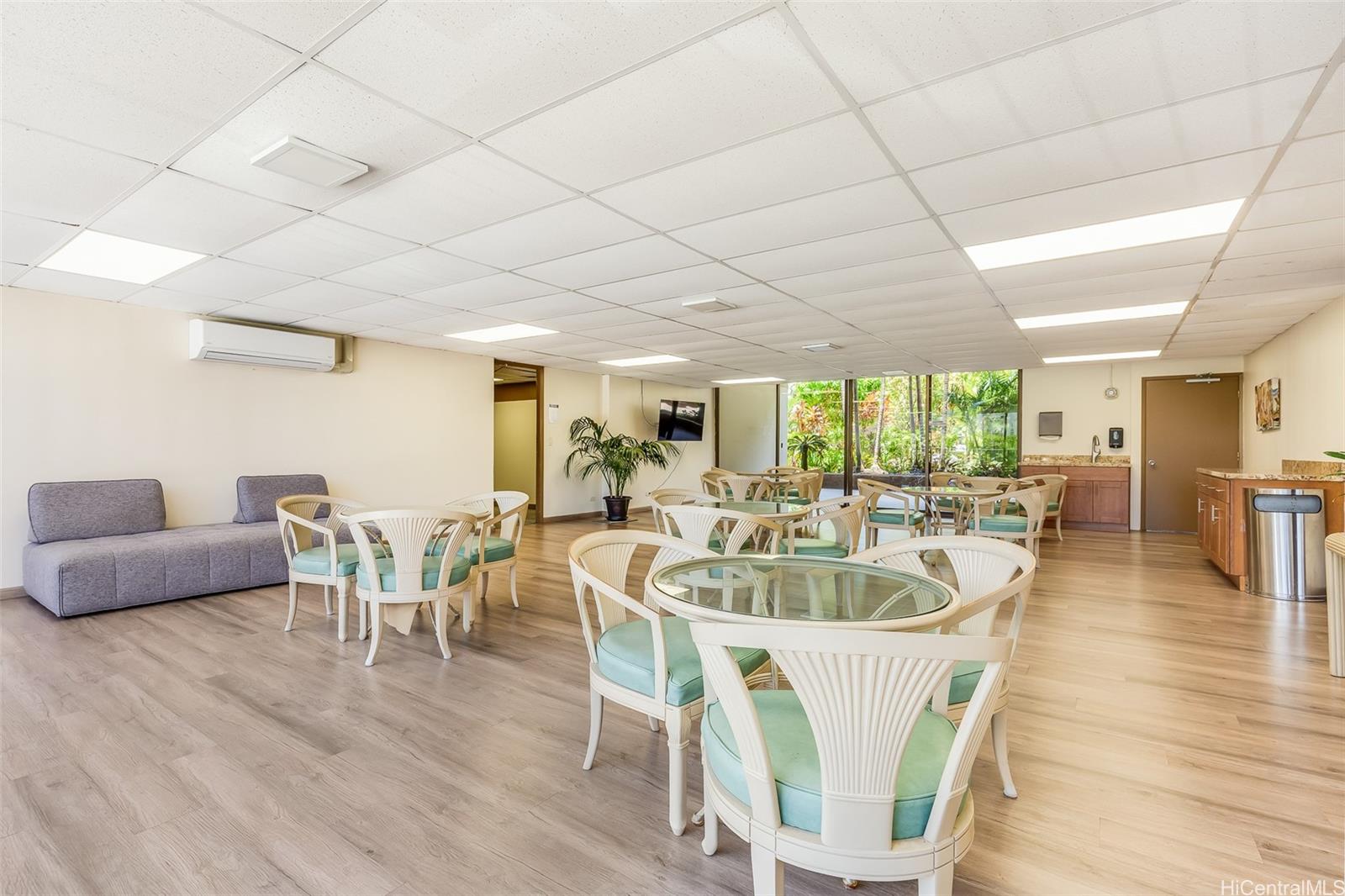 411 Hobron Lane 1507