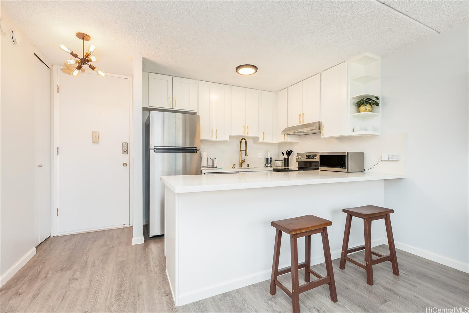 411 Hobron Lane 1507