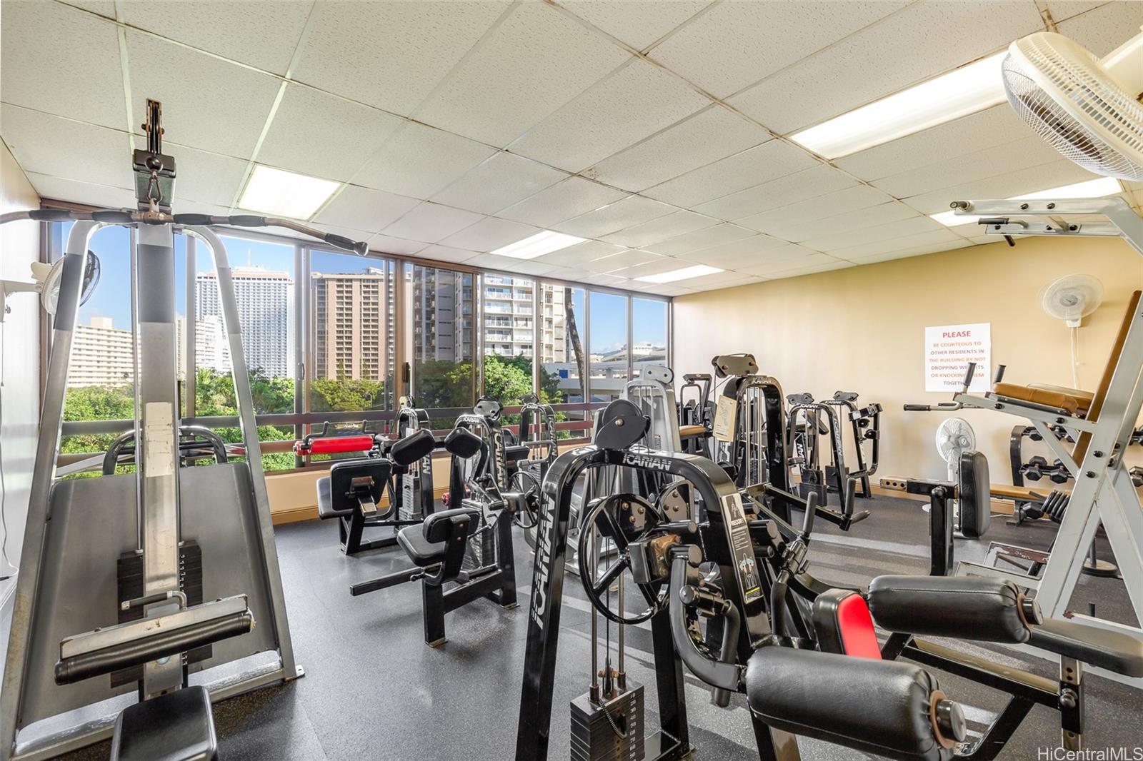 411 Hobron Lane 1507