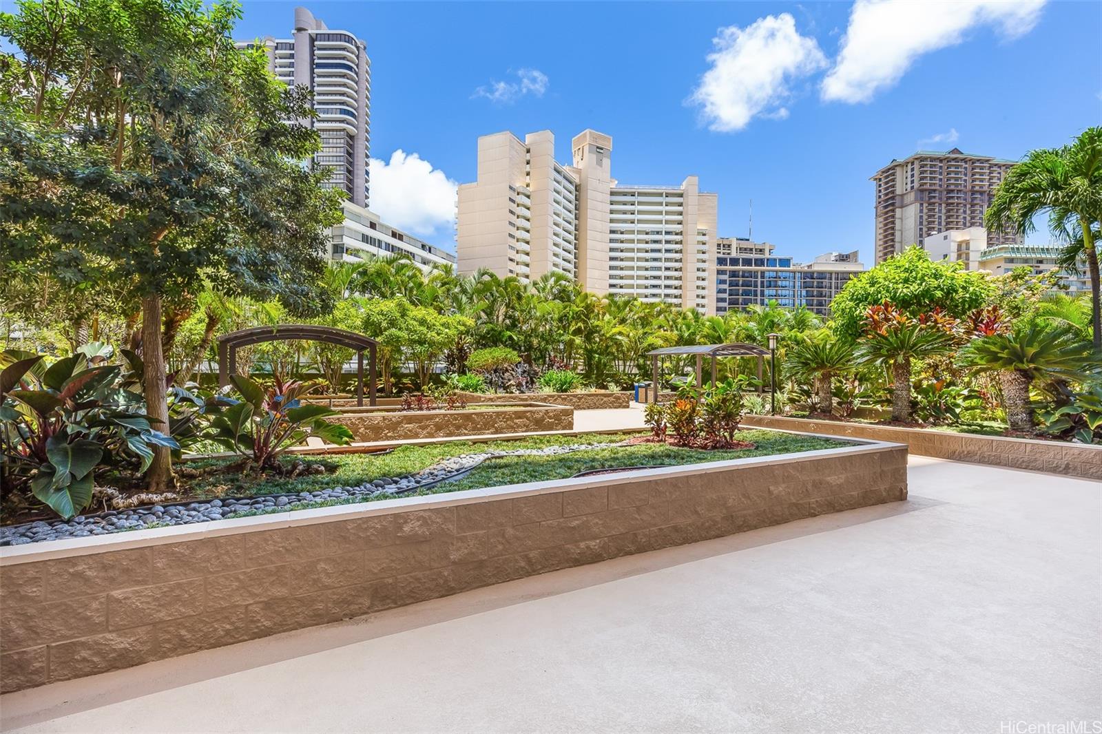 411 Hobron Lane 1507